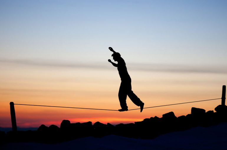 “Jeta është sikur vozitja e biçikletës: për ta mbajtur balancin, ju duhet të vazhdoni të lëvizni”