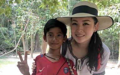 Fëmija që shet në rrugë, flet mbi 12 gjuhë të huaja