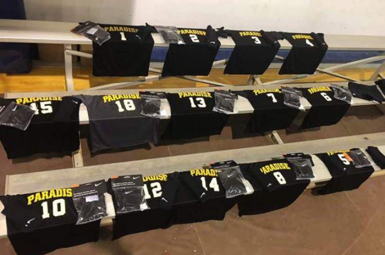 Ekipi i volejbollit humb gjithçka në zjarr, shfaqet në ndeshje me ndihmën e kundërshtarëve