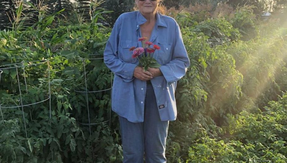 67 vjeçarja dhuron 3,100 paund perime për familjet në nevojë