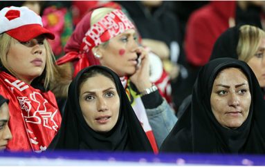 Pas 35 vitesh, gratë iraniane ndjekin finalen e futbollit të Ligës së Kampionëve