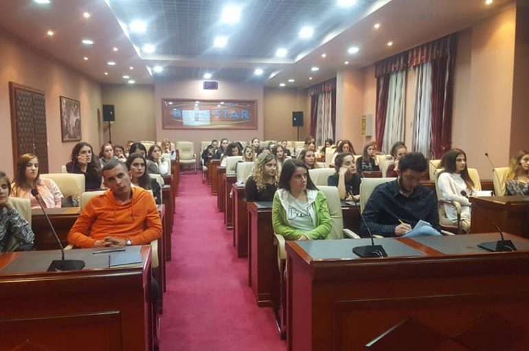 Durrësi, qyteti që po ‘braktis’ studentët