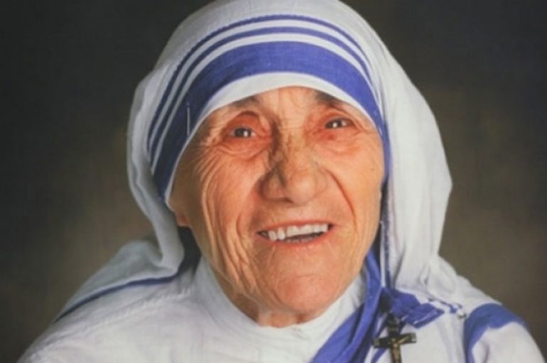 “Nëse ti dashuron deri sa të të dhembë, nuk mund të ketë më dhimbje”