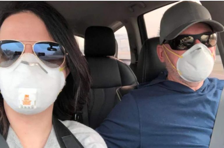 Çifti kanadez shpenzon pushimet duke ndihmuar të prekurit nga zjarri në Kaliforni