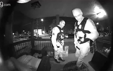 Oficerët risjellin atmosferën e festave për familjen, zëvendësojnë zbukurimet e vjedhura