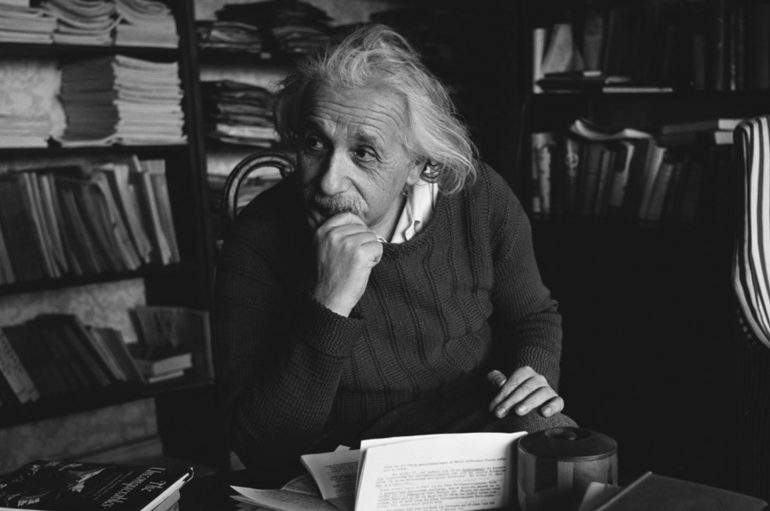 ‘Nëse doni të përshkruani të vërtetën, lërjani elegancën rrobaqepësit’