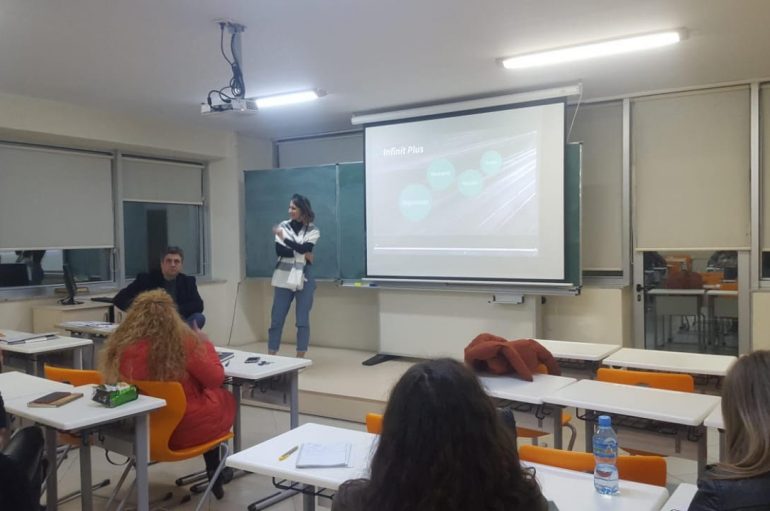 Zhvillohet takimi i dytë me gazetarët e rinj