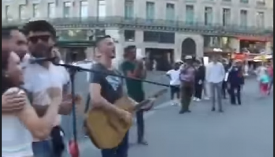 Shqiptarët në mes të Parisit