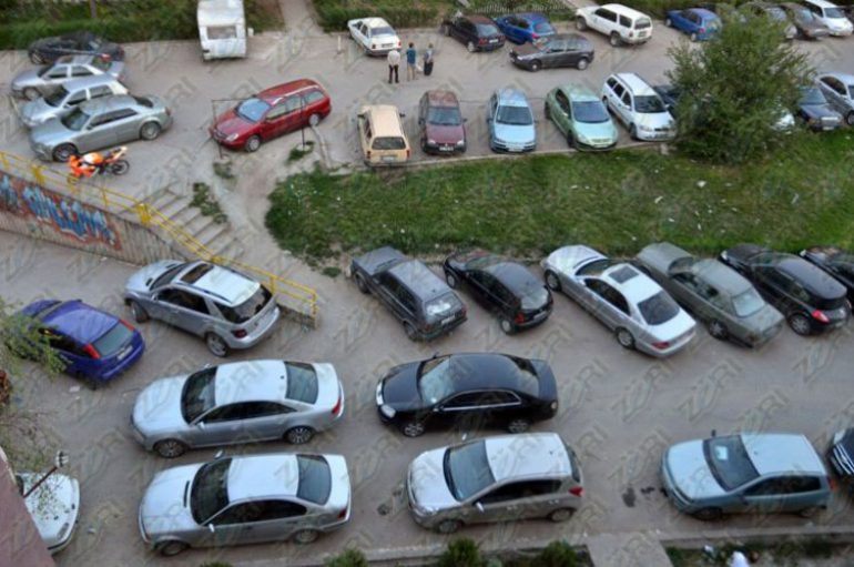 A do zgjidhen/ Çmimi i lartë i parkimit në Tiranë, sjell kaos në zonat pa pagesë