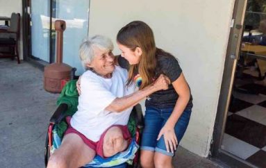 11-vjeçarja me mision magjik, plotëson dëshirat e të moshuarve në azile