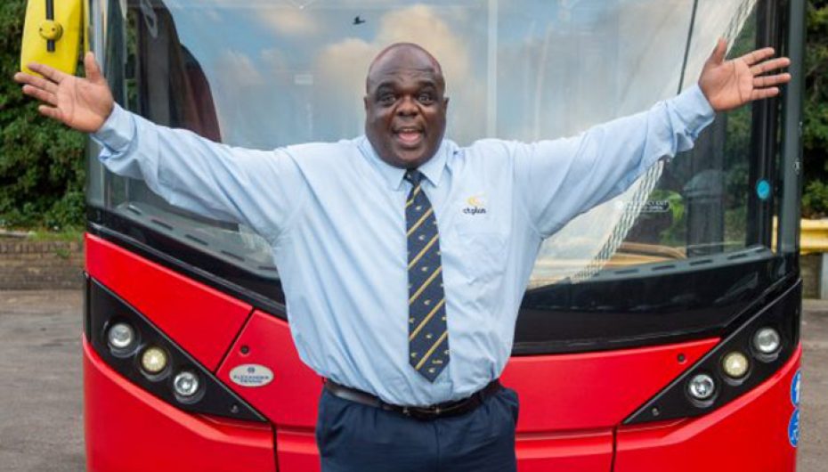 Ish i pastrehu, shpallet shoferi më i mirë i autobusëve në Londër: Kurrë s’ndaloj së buzëqeshuri