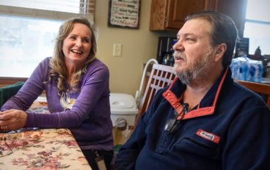 Gruaja i dhuron veshkën ish-burrit, 20 vjet pas divorcit