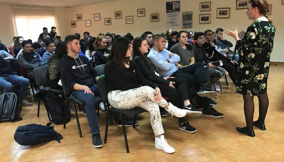 Infinit plus zhvillon sesionin e dytë informues me temë “Procesi i Integrimit në BE”