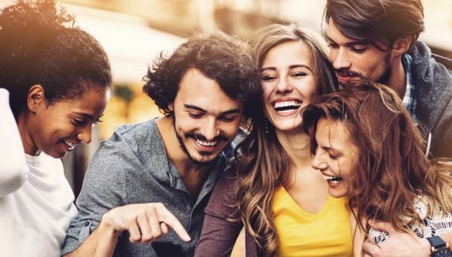 “Nuk ka asgjë në botë kaq të parezistueshme dhe ngjitëse sa e qeshura dhe humori i mirë”