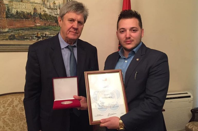 Nderohet me medalje nga Ambasada Ruse, Marilo Meta një model suksesi për të rinjtë