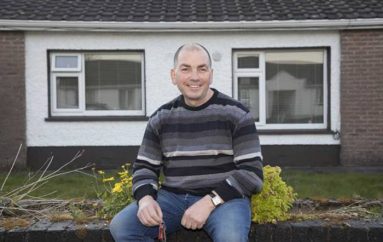 Ushtari jep shtëpinë për të strehuar familjen në nevojë