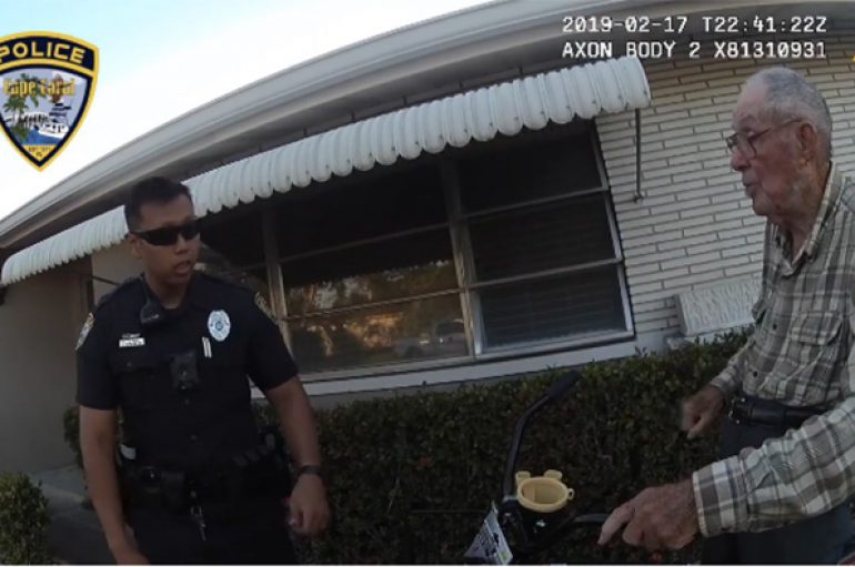 80 vjeçarit i vodhën biçikletën, zyrtarët e policisë i blejnë një të re