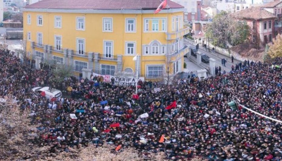 Protesta paqësore mund të sjellë ndryshime sociale, në Amerikë është normë