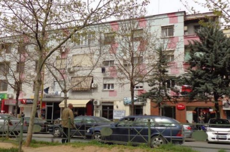 A do zgjidhen/ Pallatet e vjetra në Tiranën moderne