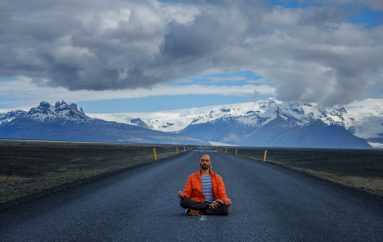 8 arsye pse duhet të shpenzoni më shumë kohë vetëm