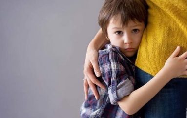 Fëmija im është i ndrojtur, si t’ia bëj?