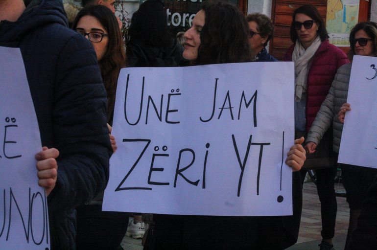 Mesazhet ‘ulëritëse’ të një proteste të heshtur