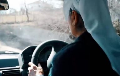 60 vjeçarja nga Mati me shami, i bën zbor makinës