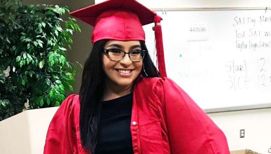 Do mungojë prej sëmundjes, ceremonia e diplomimit përgatitet më herët për vajzën me kancer