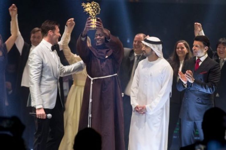 Shpërblehet mësuesi më i mirë në botë               