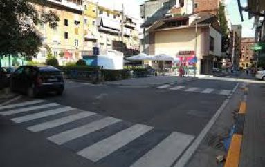 Në njësinë 10, rrugët të dëmtuara prej investimeve në kanalizime