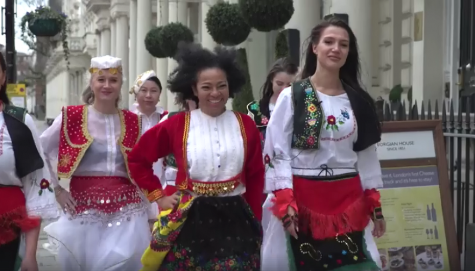 8 Marsi, gra dhe vajza nga e gjithë bota urojnë shqip