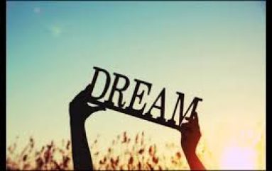 “E ardhmja i përket atyre që besojnë në bukurinë e ëndrrave të tyre”