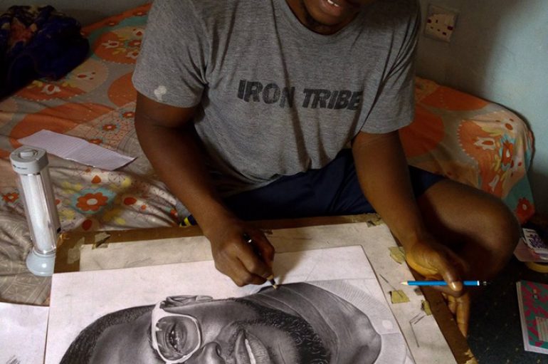 Vizaton portretin e komedianit të preferuar, artisti surprizohet nga reagimi i tij