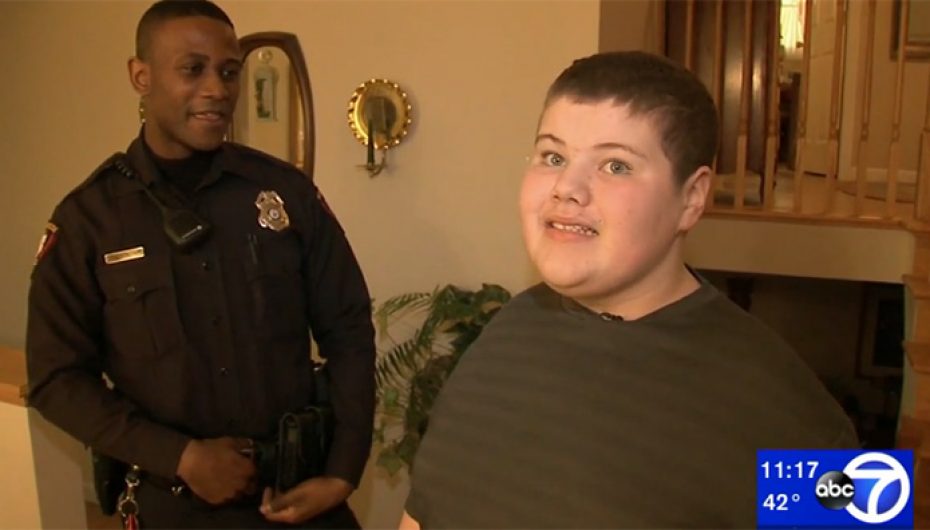 Zyrtari i policisë ndihmon djalin autik të gjejë mikun e tij të shtrenjtë