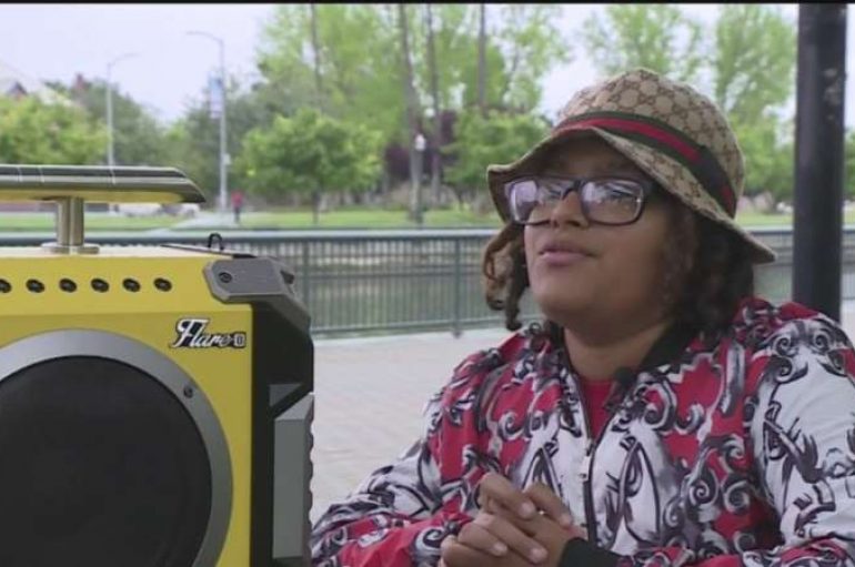 Reperi 13-vjeçar që promovon pozitivitetin