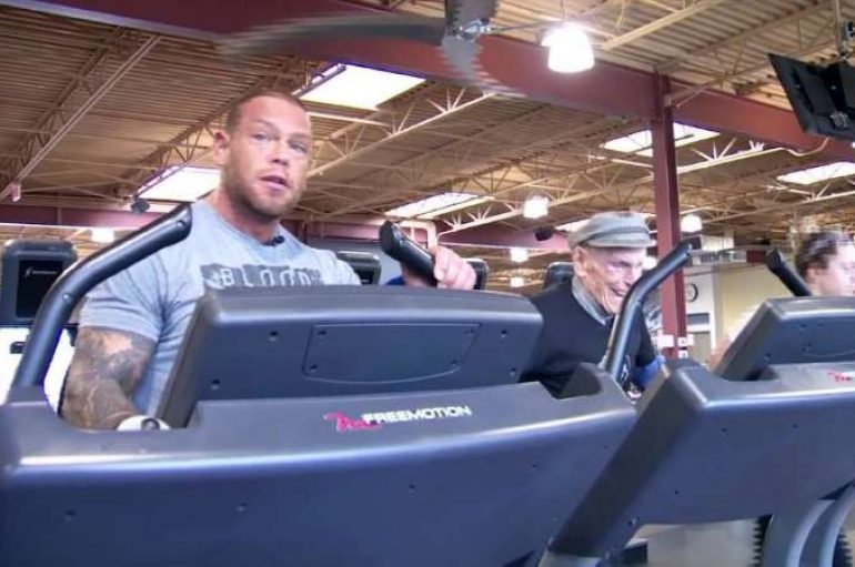 I moshuari feston ditëlindjen e 98-të në palestër