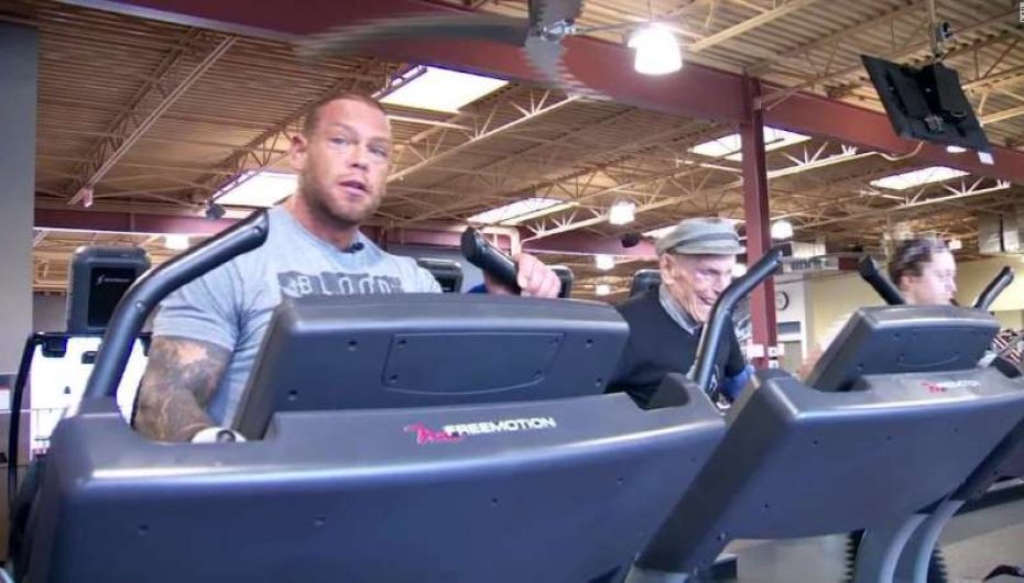 I moshuari feston ditëlindjen e 98-të në palestër