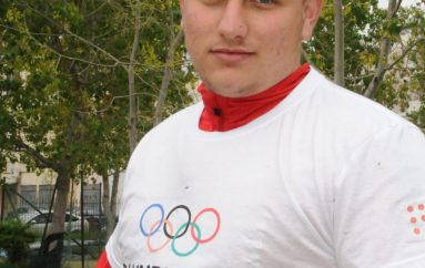 Sportisti piktor, ëndërron të hapë një ekspozitë në fushë