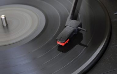 Dita e shitjes së albumeve, të ardhurat shkojnë për bamirësi