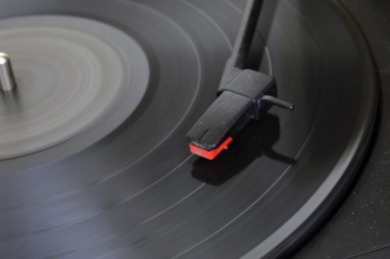 Dita e shitjes së albumeve, të ardhurat shkojnë për bamirësi