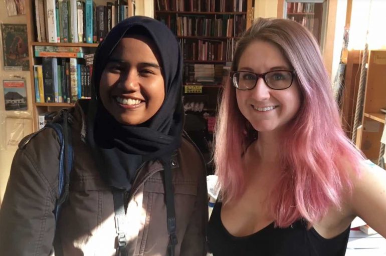 18-vjeçarja nuk kishte ku të falej, komuniteti i hap dyert