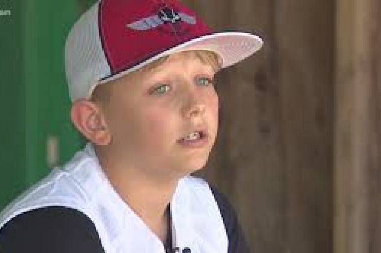 Pasi mposhti kancerin, i riu frymëzon ekipet e bejsbollit