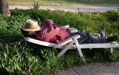 Gjërat e çmendura që njerëzit do bënin për gjumë të përsosur