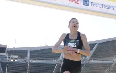 Nëna e 3 fëmijëve realizon ëndrrën në moshën 48-vjeçare