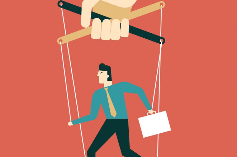 Manipulimi nga shefat e punës