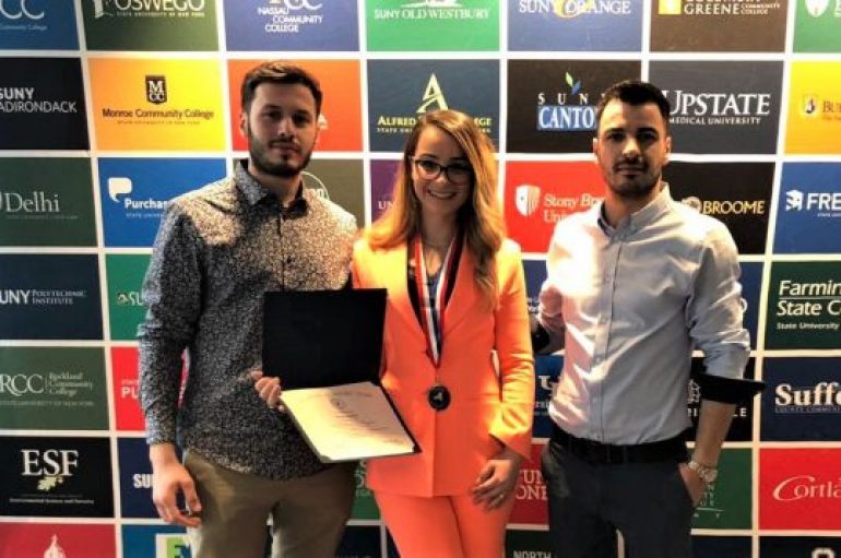 Vajza nga Peja, në mesin e tri studenteve më të dalluara të New Yorkut