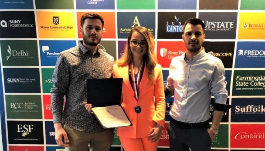 Vajza nga Peja, në mesin e tri studenteve më të dalluara të New Yorkut