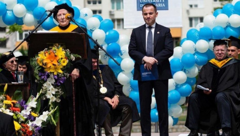 Shqiptari i njohur që ka ndihmuar qindra studentë jashtë vendit