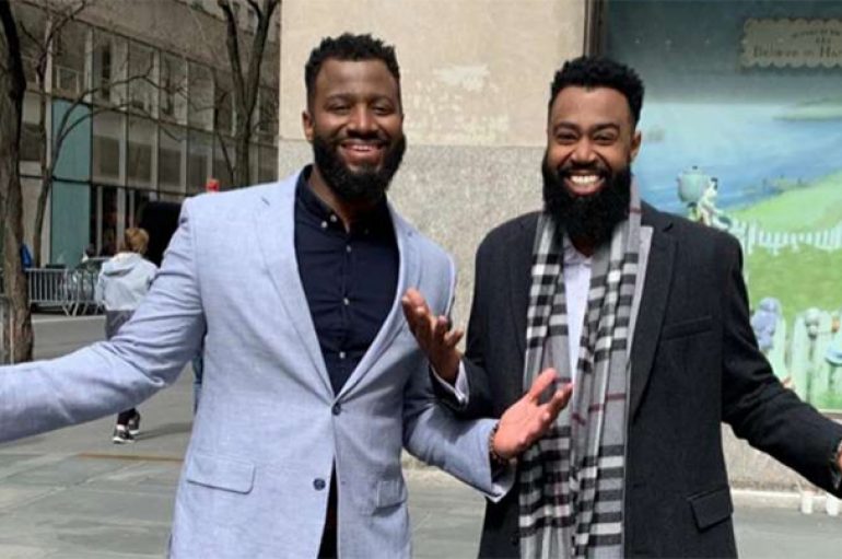 2 miqtë zbulojnë se janë vëllezër