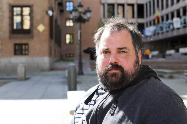 Një punonjës në azil